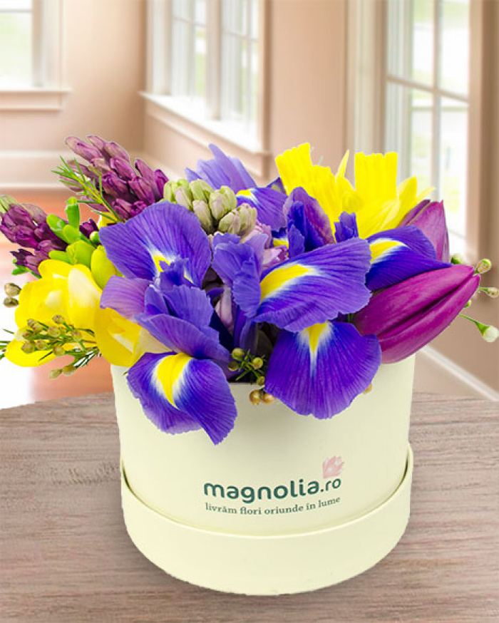 Box with spring flowers – imaginea 1