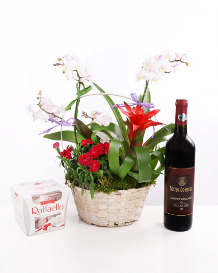 Aranjament in cos cu orhidee – imaginea 1