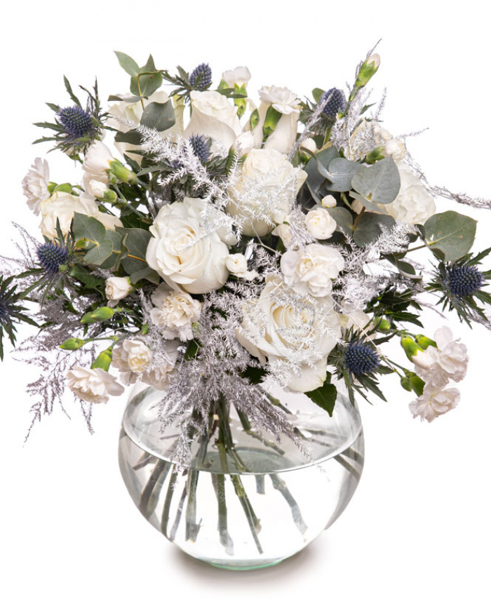 Buchet clasic cu flori albe – imaginea 1