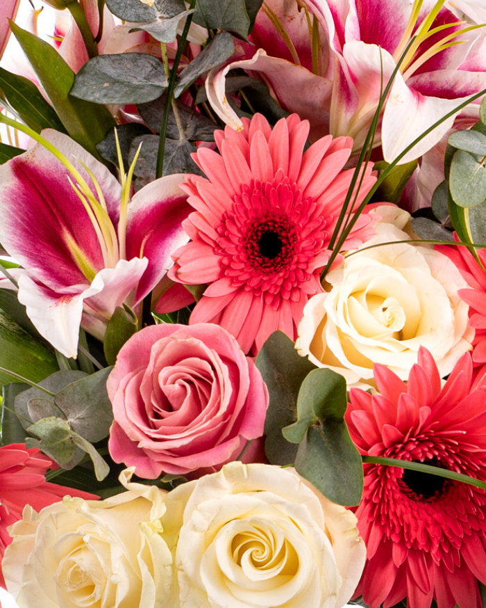 Buchet cu gerbera, crini si trandafiri – imaginea 2
