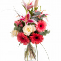 Buchet cu gerbera, crini si trandafiri