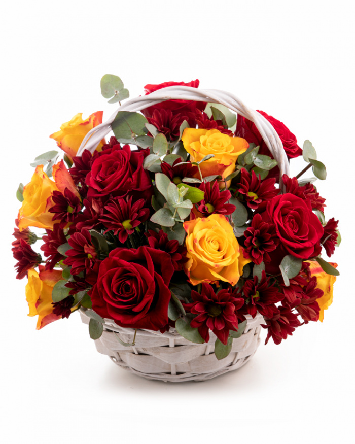 Basket with chrysanthemums and roses – the image 1