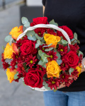 Basket with chrysanthemums and roses – imaginea 3
