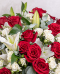 Buchet de lux cu crini şi trandafiri – imaginea 2