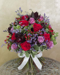 Buchet de lux cu trandafiri şi hypericum – imaginea 1