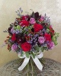 Buchet de lux cu trandafiri şi hypericum – imaginea 1