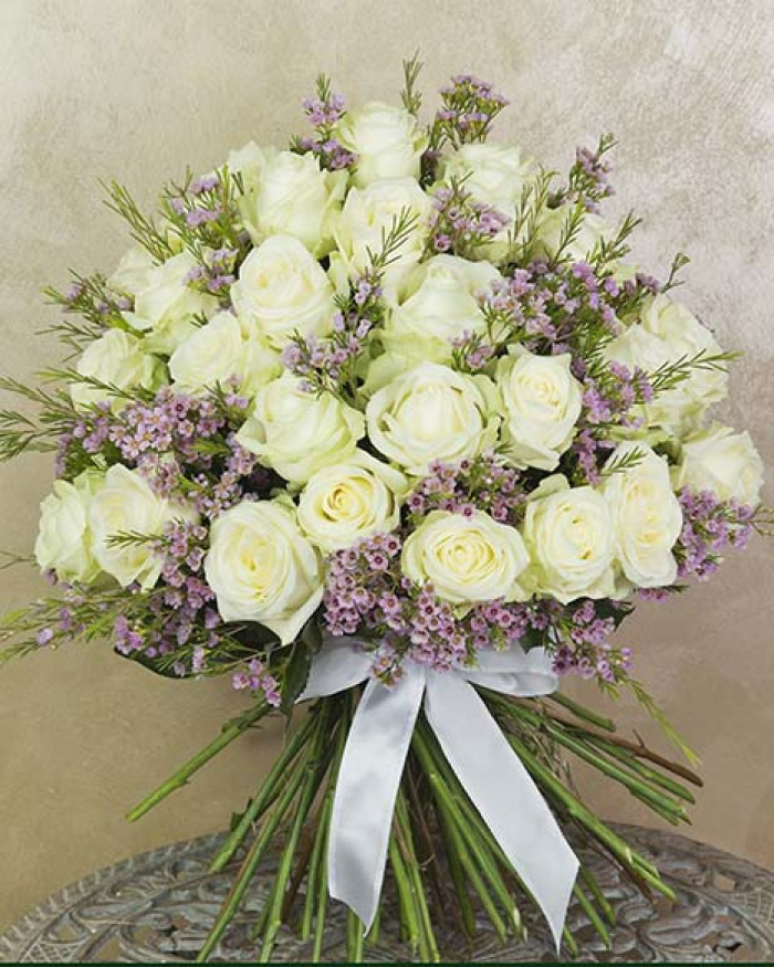 Buchet de lux cu trandafiri albi – imaginea 1