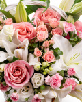 Basket of white and pink flowers – imaginea 2