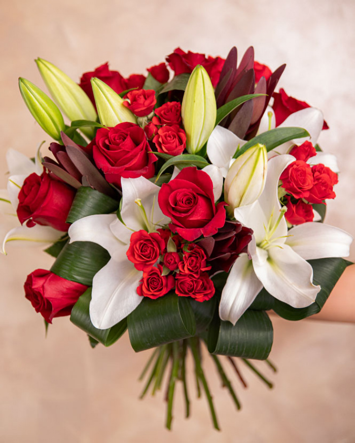 Roses and lilies bouquet – imaginea 3