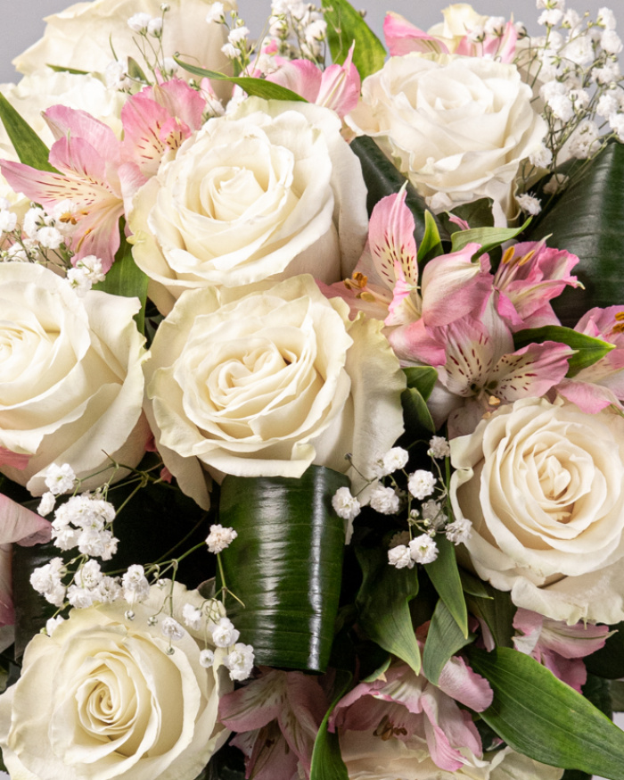 Buchet 15 trandafiri albi – imaginea 2