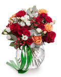 Roses and hypericum bouquet – the image 1