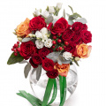 Buchet trandafiri şi hypericum