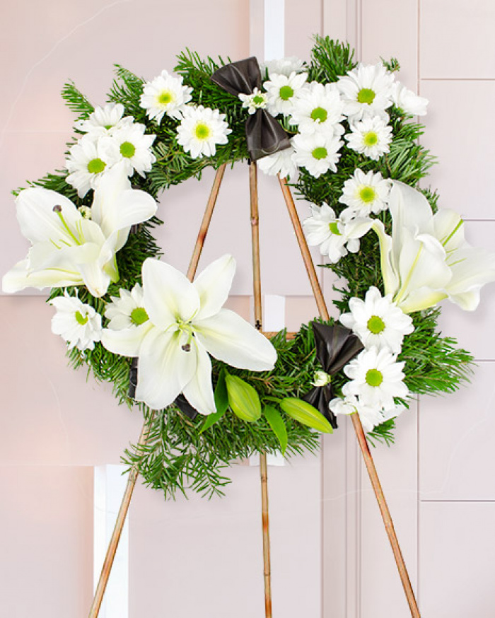 Jerbă funerară cu flori albe – imaginea 1