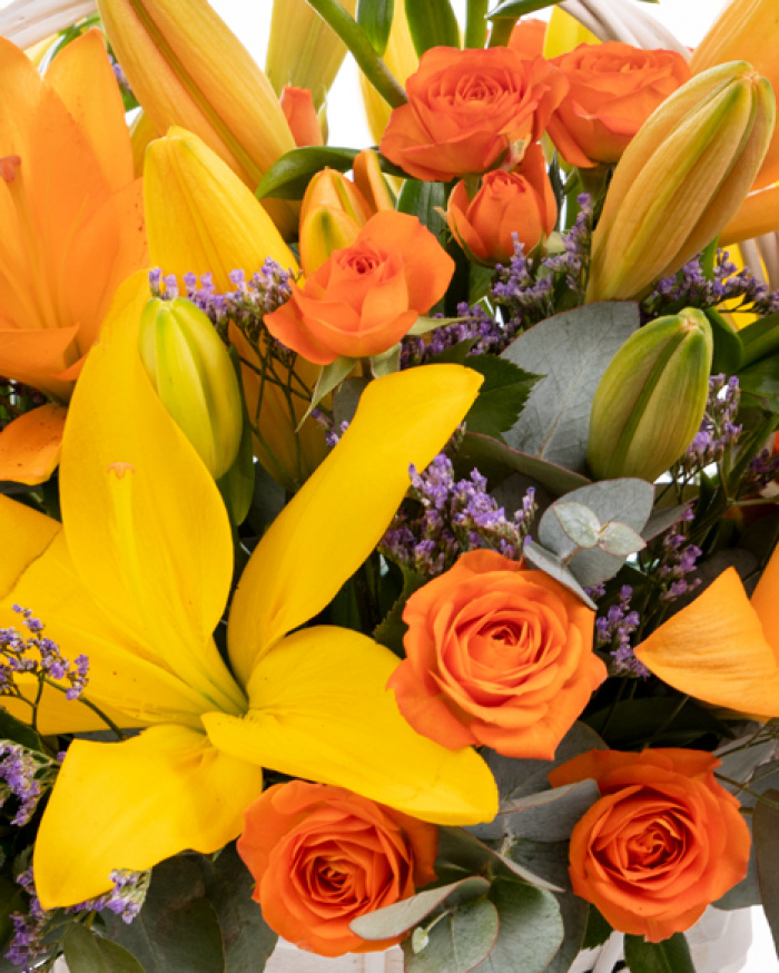 Basket with asian lilies – imaginea 2