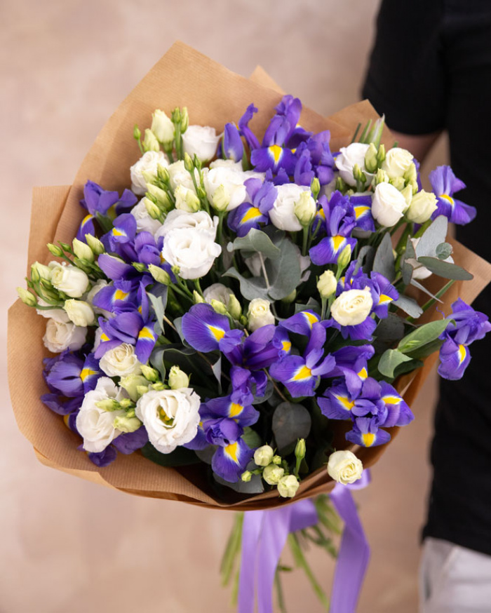 Bouquet of irises – imaginea 3