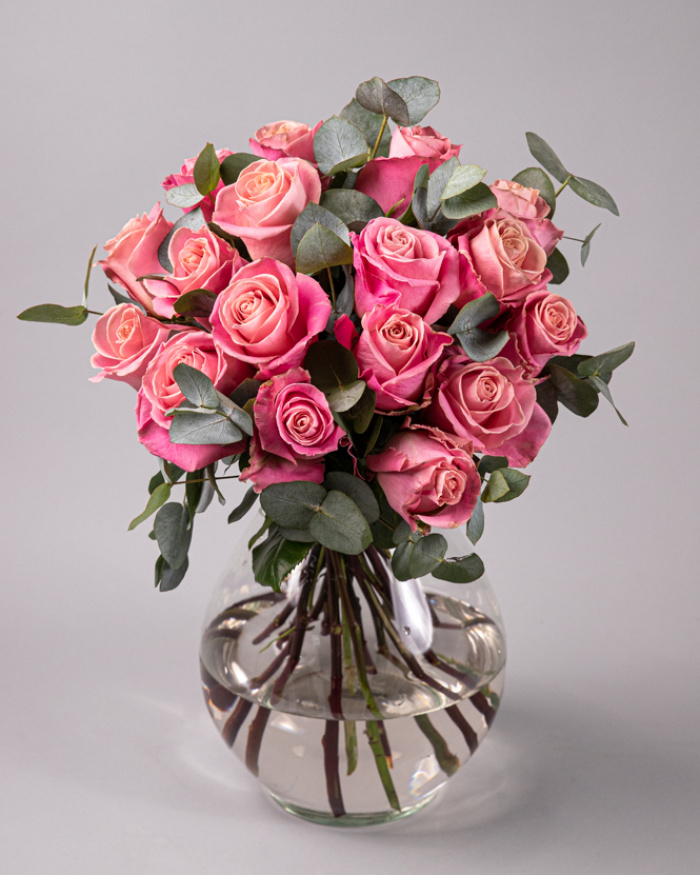 Bouquet of 17 pink roses – the image 1