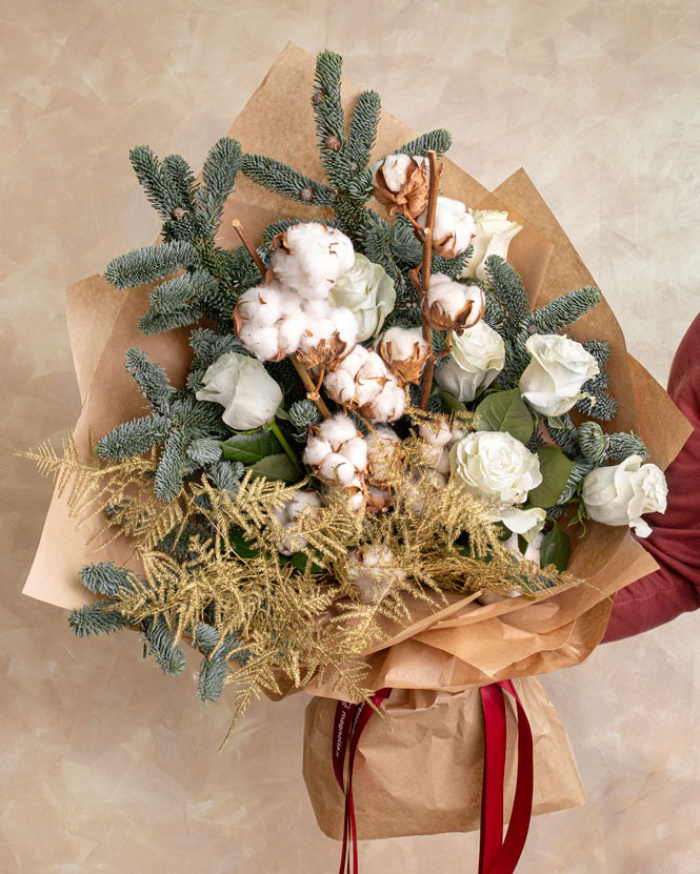 Buchet de iarnă cu flori albe – imaginea 3
