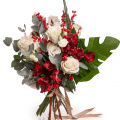 Buchet de iarnă cu eustoma și trandafiri