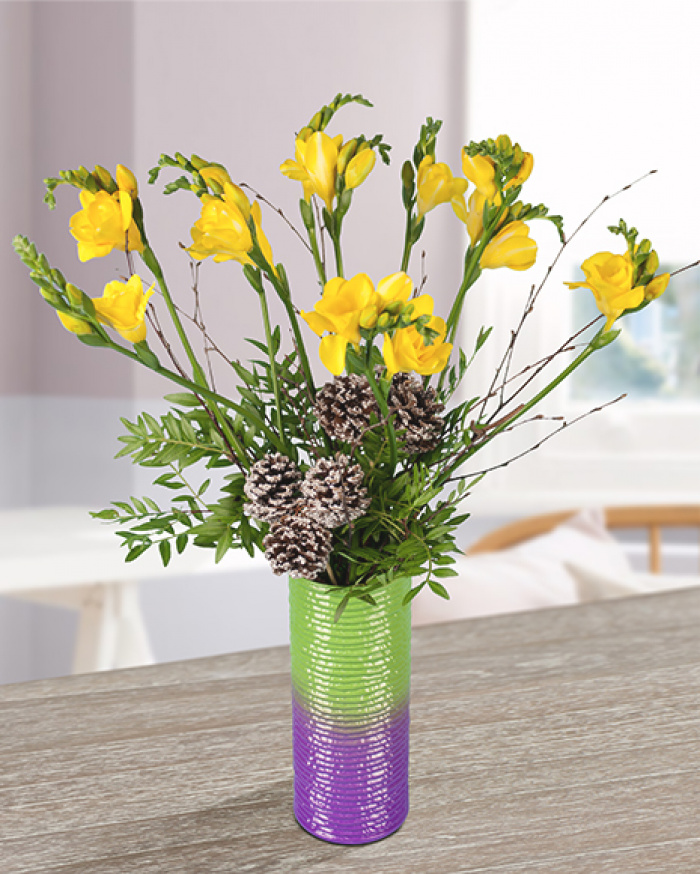Winter bouquet of freesias – imaginea 1