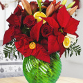 Buchet cu flori rosii si euphorbia