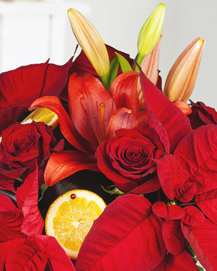 Bouquet of red flowers and euphorbia – the image 2