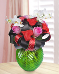 Buchet orhidee si accesorii – imaginea 1