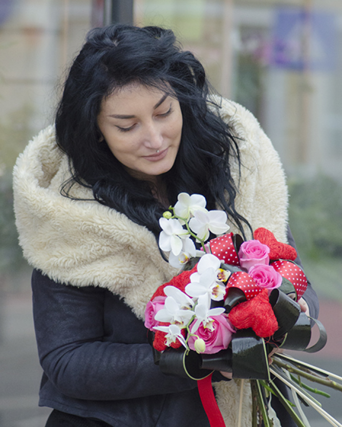 Bouquet with orchids and accesories  – imaginea 2