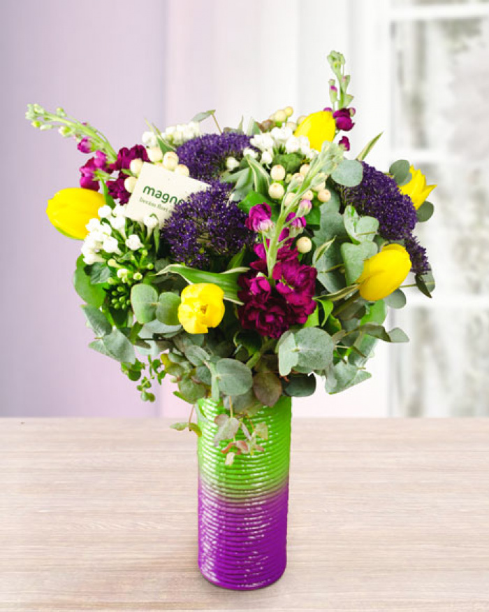Bouquet of tulips and trachelium – the image 1