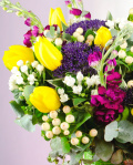 Buchet cu lalele si trahelium – imaginea 2