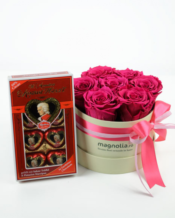 Pink preserved roses box and chocolates – imaginea 1