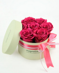 Box with pink preserved roses and champagne – imaginea 2