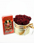 Box with 7 preserved roses and pralines – imaginea 1