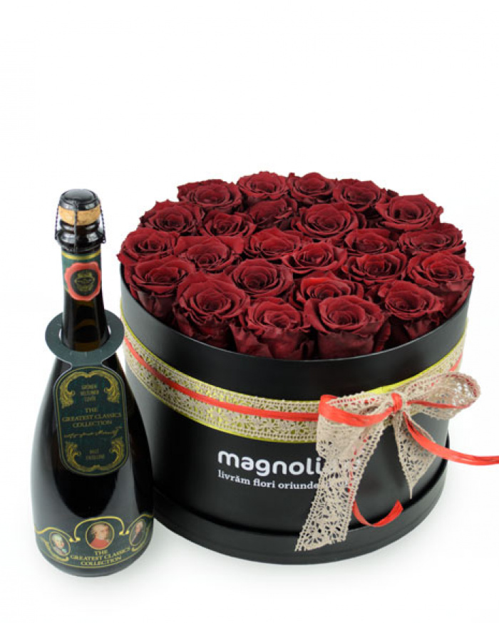 Preserved roses arrangement with champagne – imaginea 1
