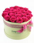 Box with preserved roses and sparkling wine – the image 2