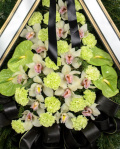 Coroana funerara cu orhidee si garoafe