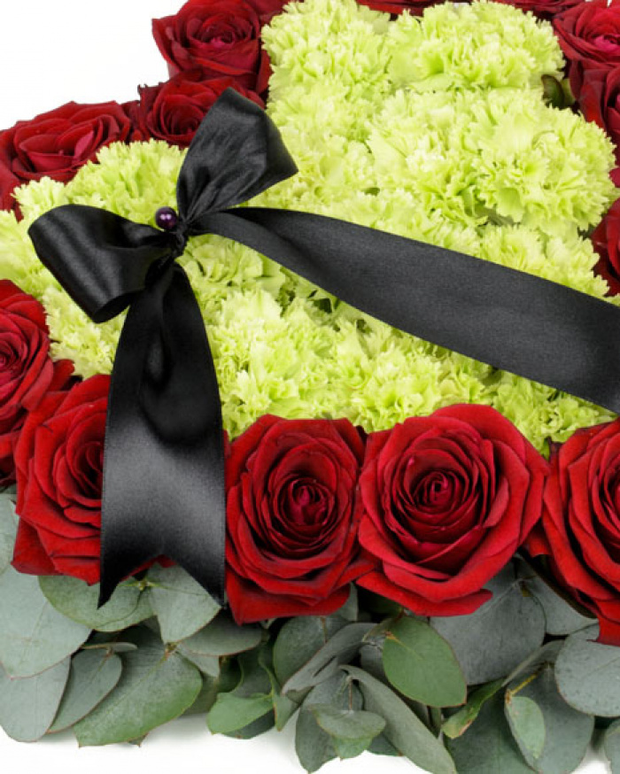 Inimă funerară cu trandafiri – imaginea 2