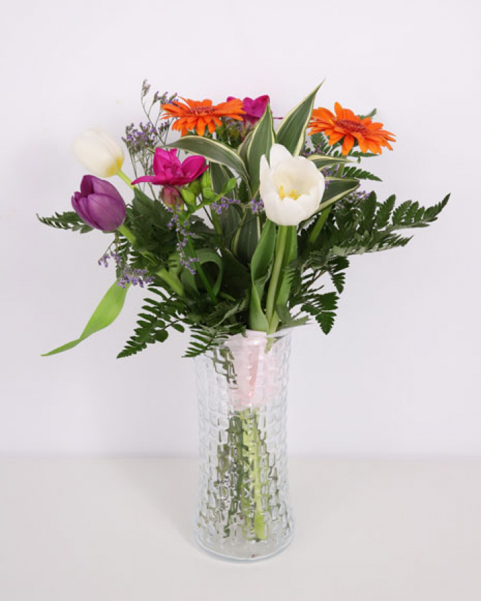 Bouquet of tulips and freesias – the image 1