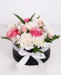Box with white and pink flowers – imaginea 1