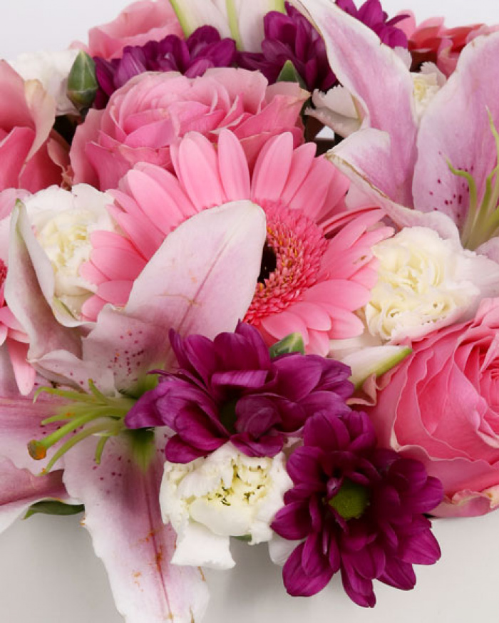 Box with pink flowers – imaginea 2