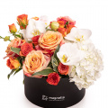 Aranjament floral elegant in cutie