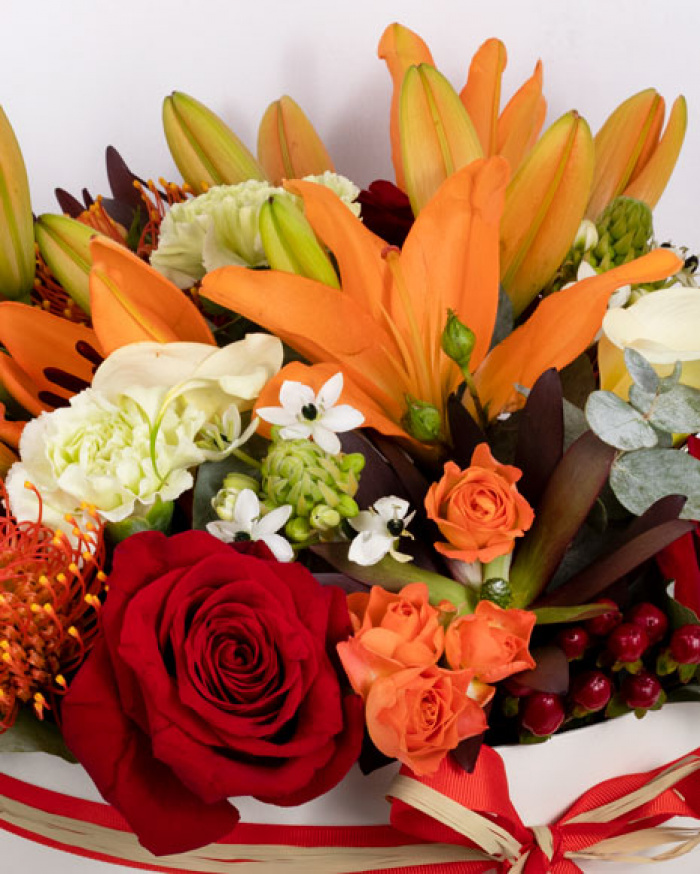 Arrangement with mixed flowers – imaginea 2