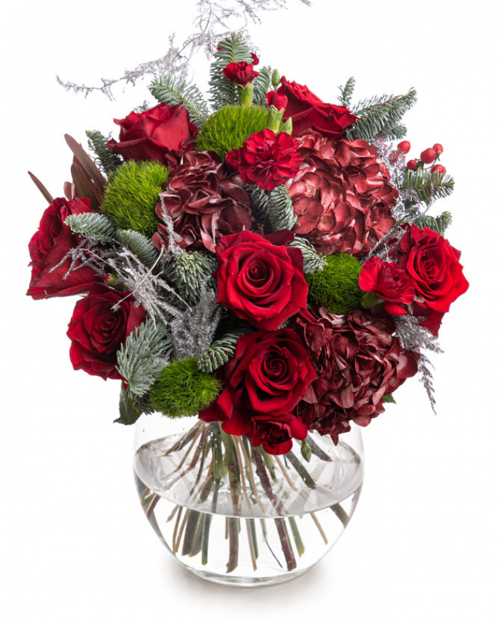 Buchet cu trandafiri roşii şi hortensie burgundy