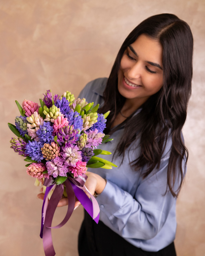 Buchet cu zambile parfumate – imaginea 3