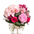 Buchet cu trandafiri roz și hortensie