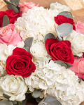 Bouquet with roses and hydrangeas – imaginea 2