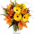Buchet cu gerbera galbenă și crini portocalii