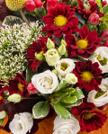 Arrangement with mix flowers in a pumpkin – imaginea 2