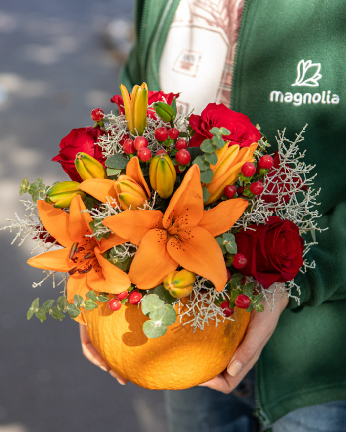 Pumpkin arrangement with lilies – imaginea 3