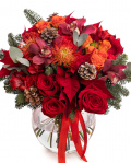 Winter bouquet with roses and pine cone