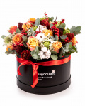 Winter floral arrangement – imaginea 1
